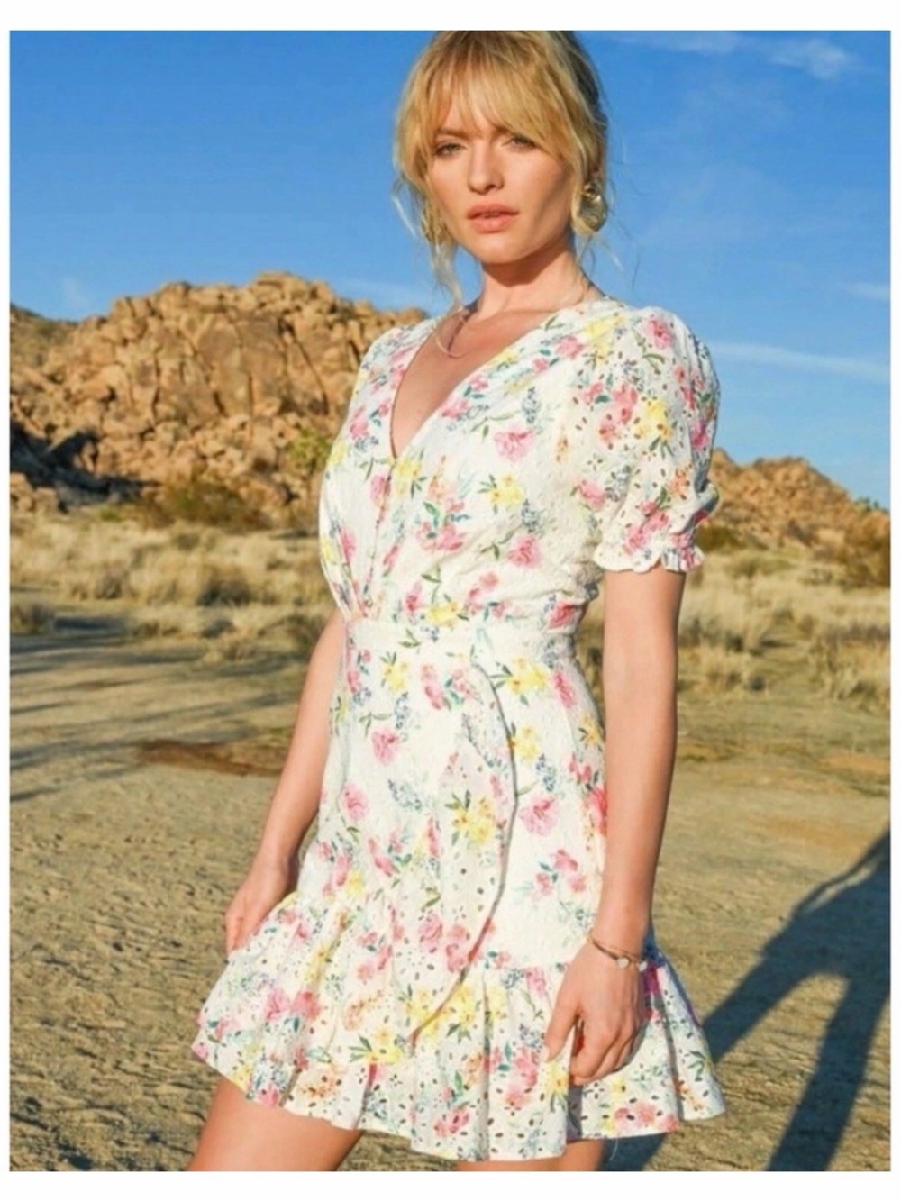 Yumi Kim Be The One White Floral V-Neck Puff Sleeve Midi Dress